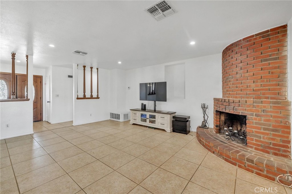 11201 58th Property Photo 7