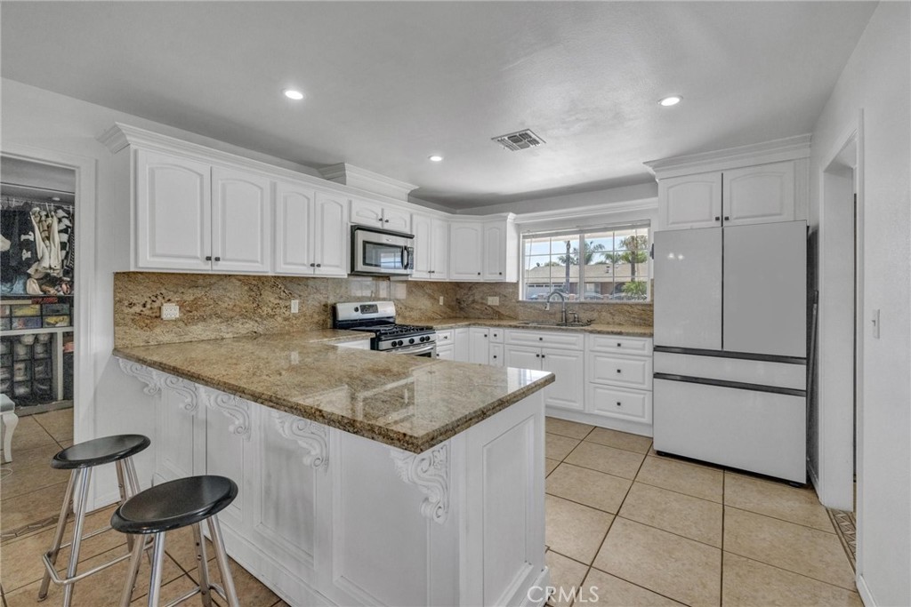 11201 58th Property Photo 10