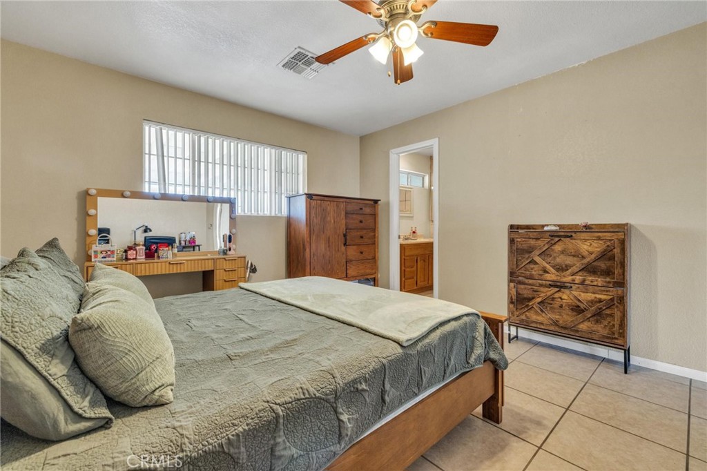 11201 58th Property Photo 24