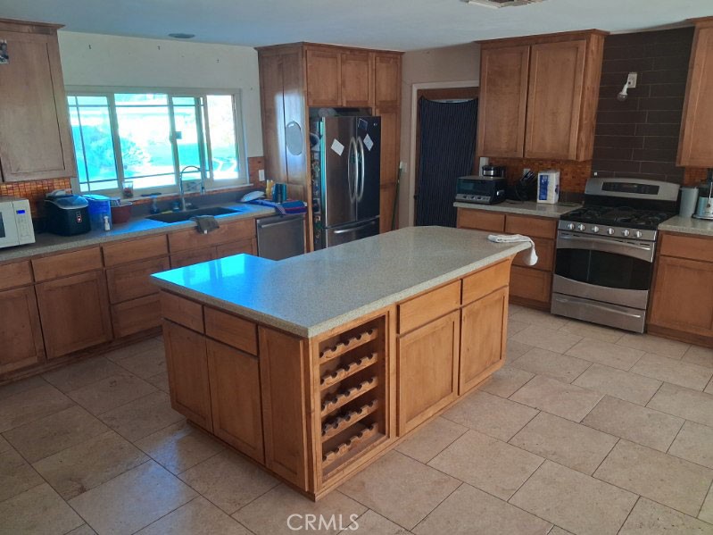 611 Iris Property Photo 3