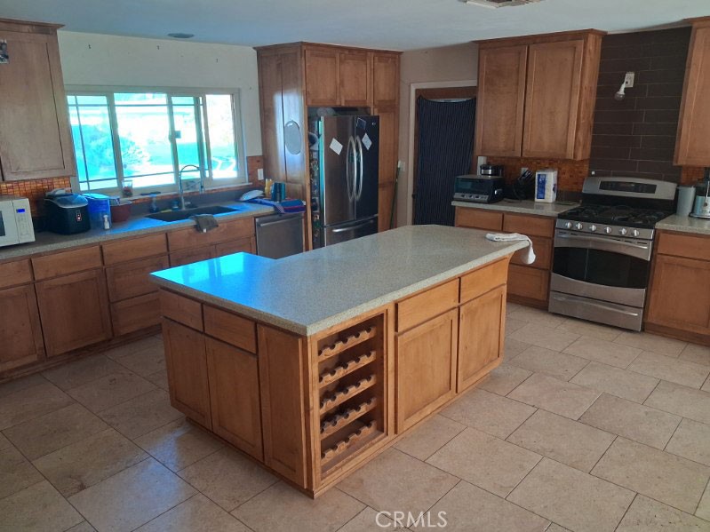 611 Iris Property Photo 3