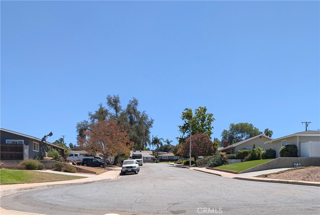 611 Iris Property Photo 7