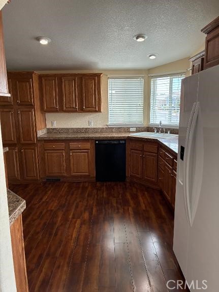 6880 Archibald Property Photo 2