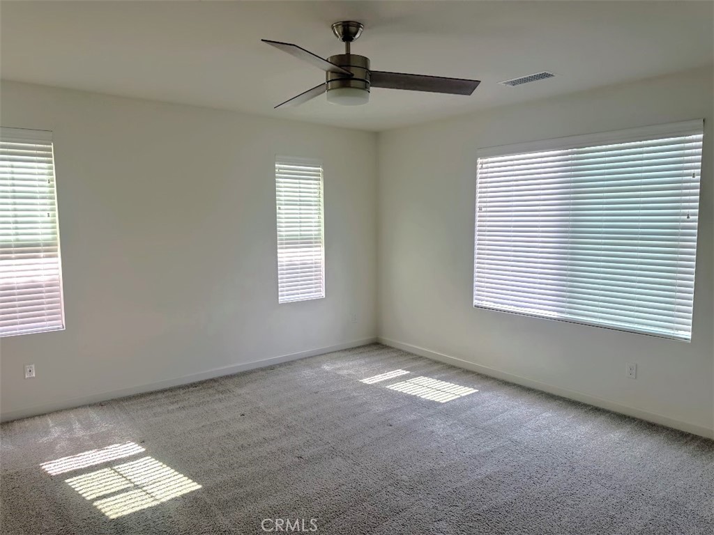 1014 W Buttercup Property Photo 15