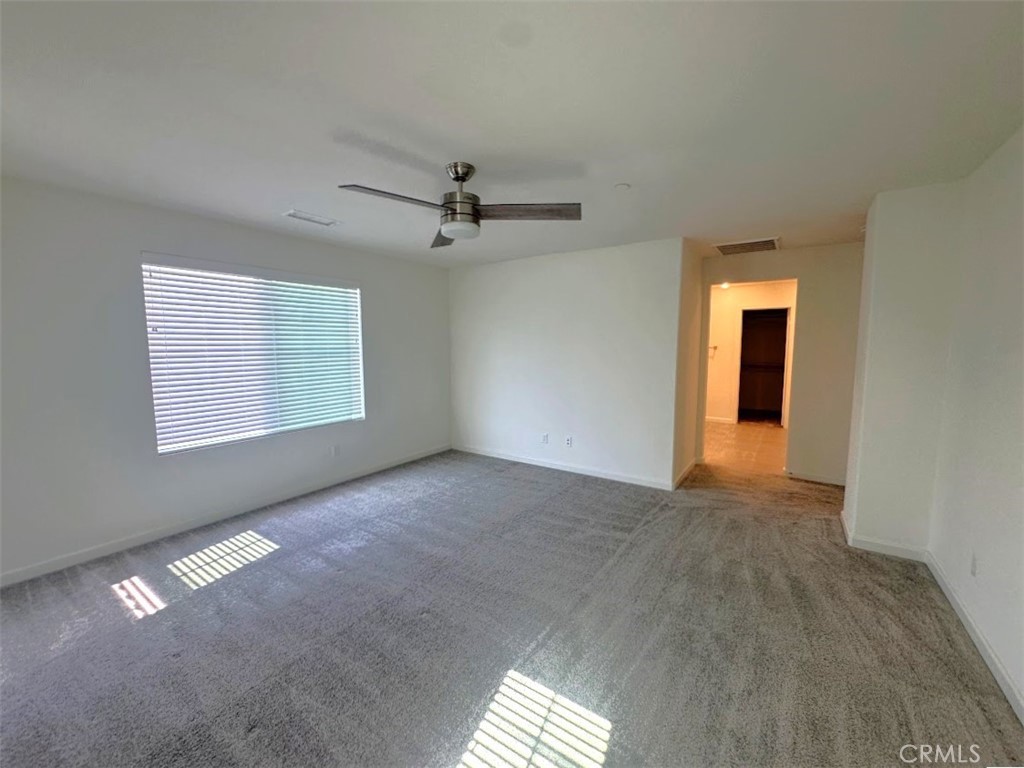 1014 W Buttercup Property Photo 16