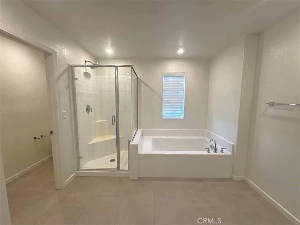 1014 W Buttercup Property Photo 18