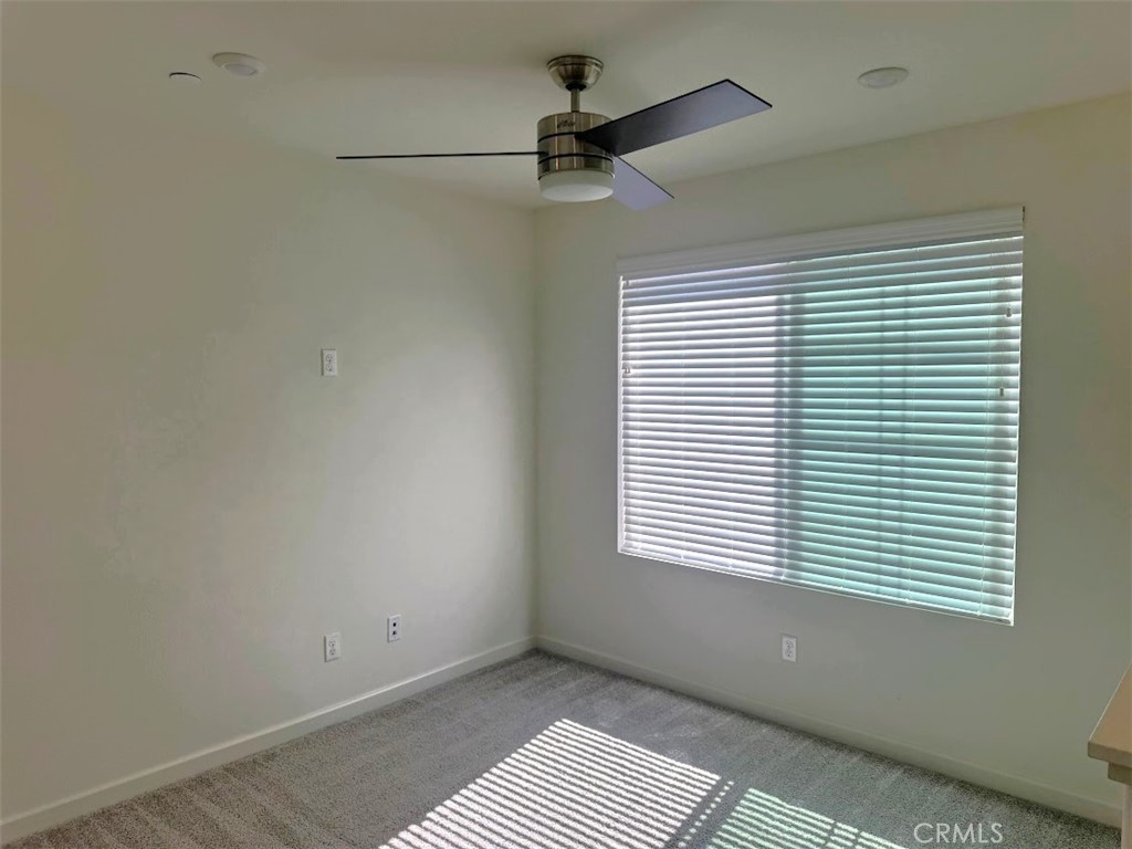 1014 W Buttercup Property Photo 22