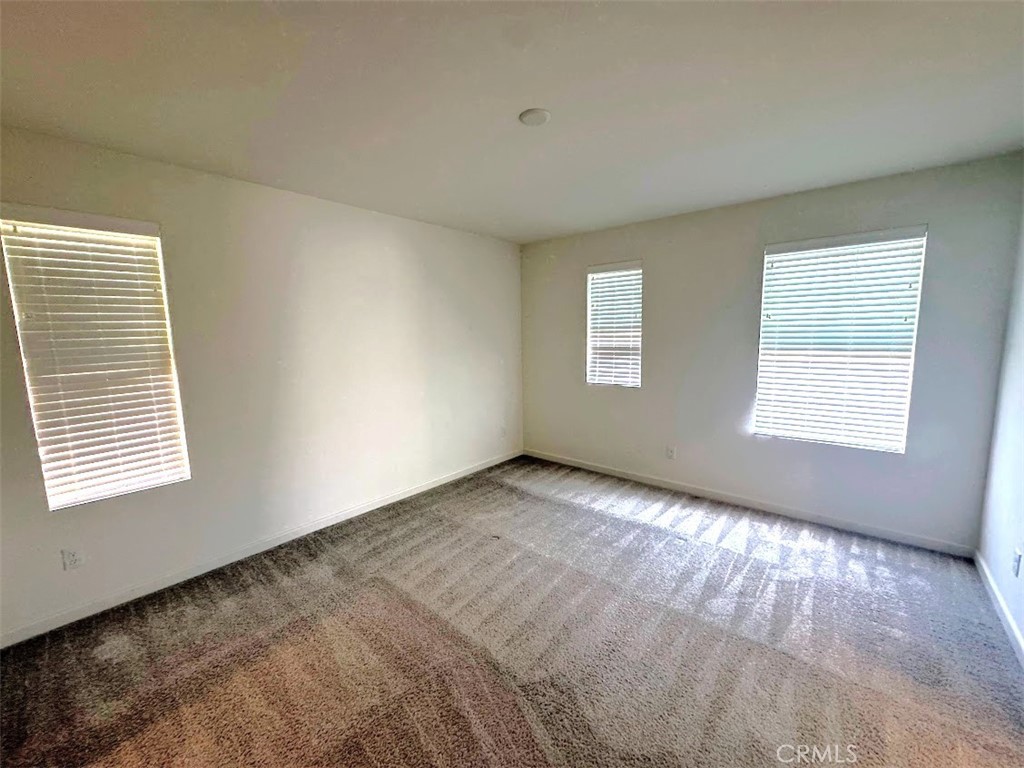 1014 W Buttercup Property Photo 27
