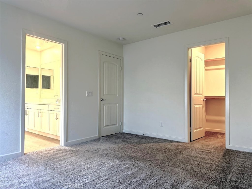 1014 W Buttercup Property Photo 28
