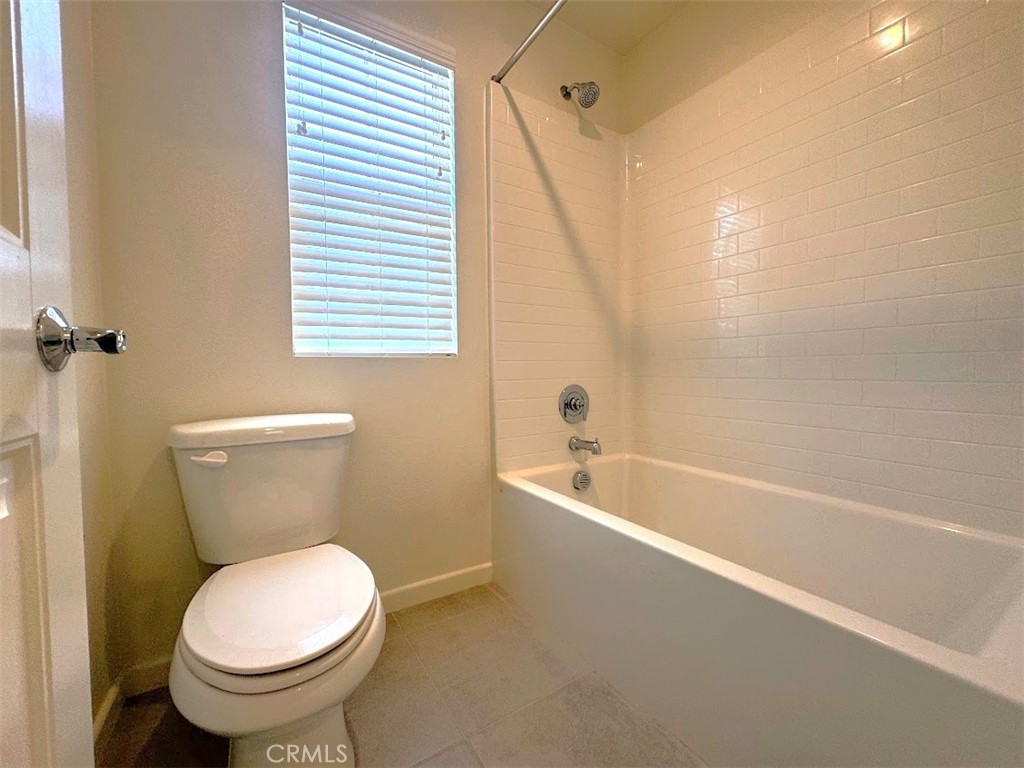 1014 W Buttercup Property Photo 31
