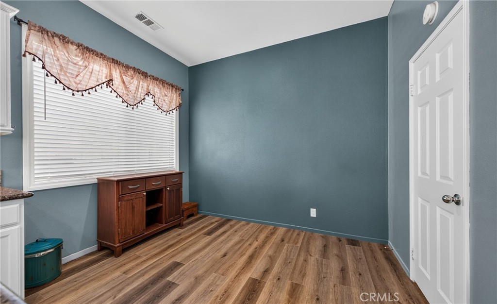 603 E Omar St Property Photo 15
