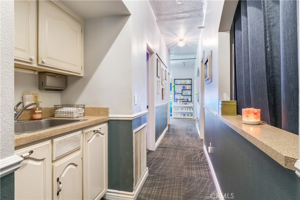 325 Cajon Street Property Photo 6