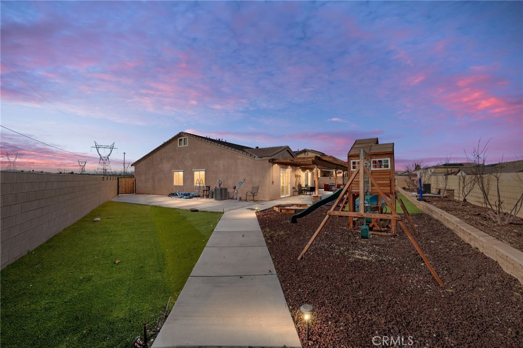 13374 Luna Property Photo 2