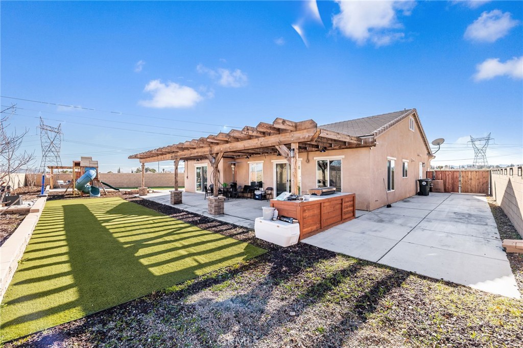 13374 Luna Property Photo 13