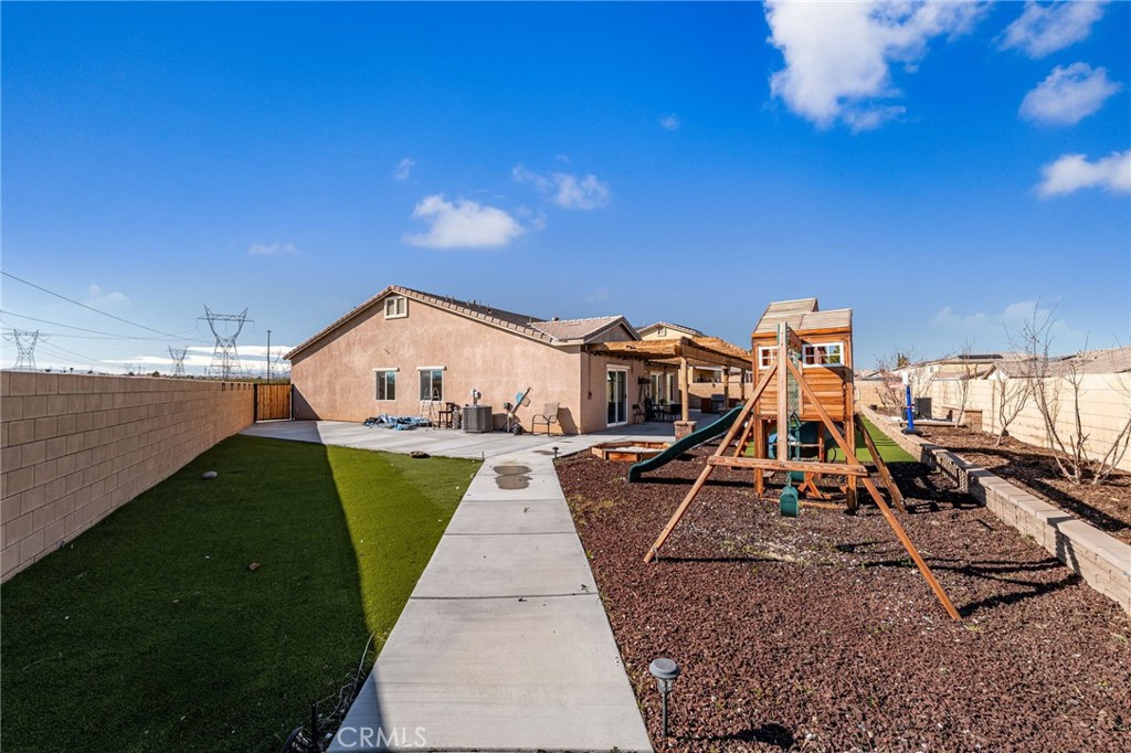 13374 Luna Property Photo 17