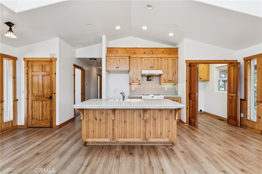 285 Lilac Way Property Photo 6
