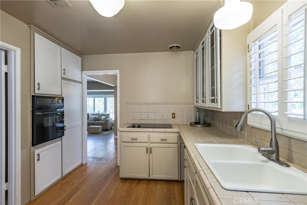 812 Serpentine Property Photo 11
