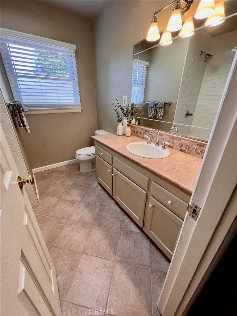 812 Serpentine Property Photo 25