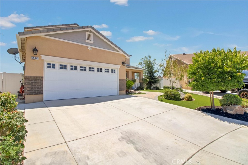 35043 Nikki Court Property Photo 2