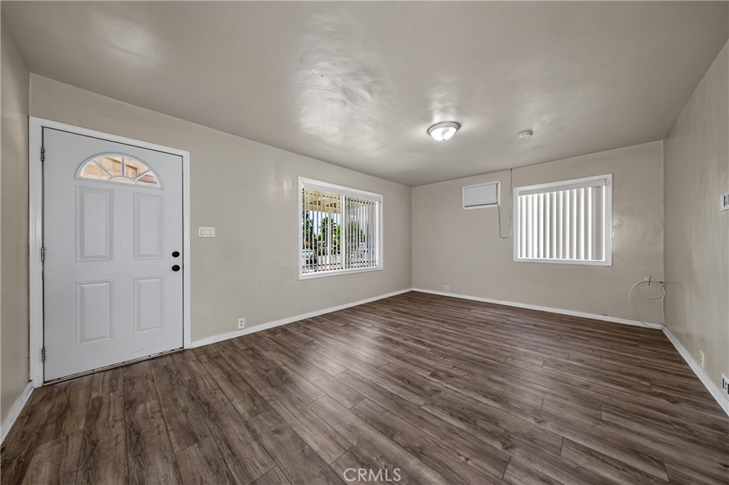 3135 W George Property Photo 5