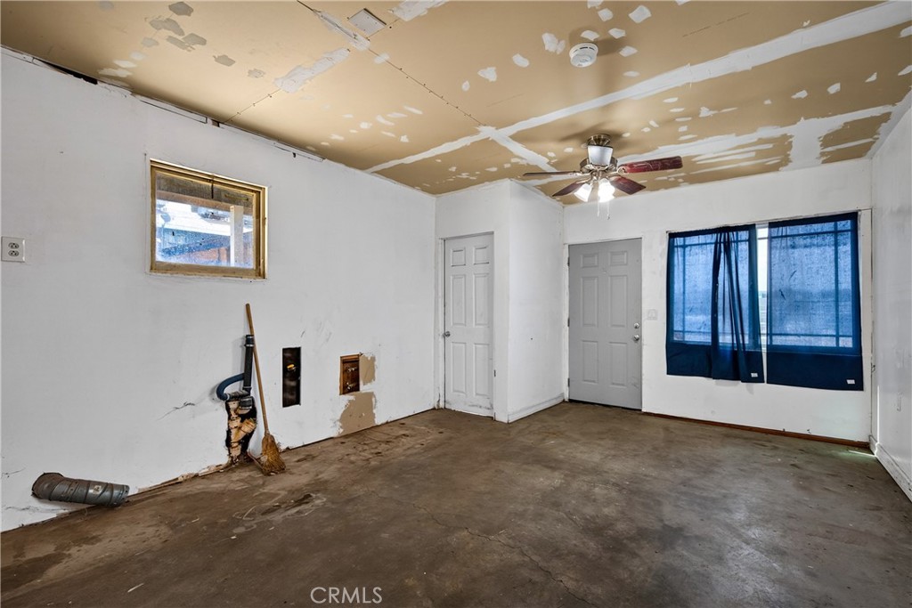 3135 W George Property Photo 15