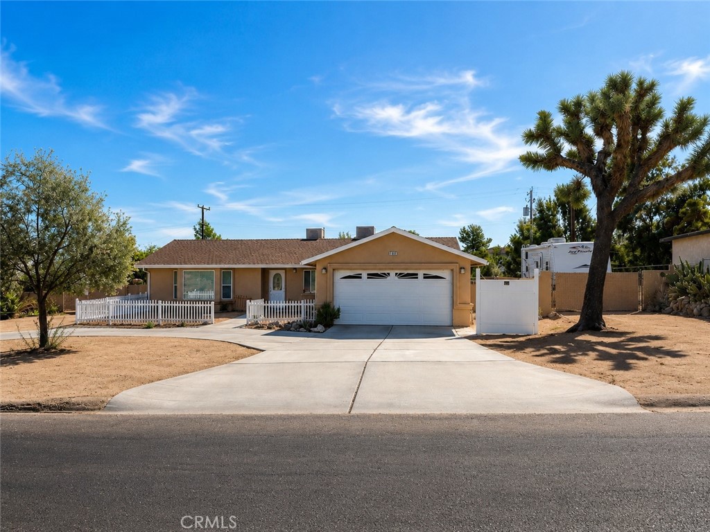 7619 Dumosa Avenue Property Photo 1
