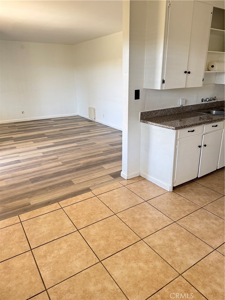645 Euclid Property Photo 6