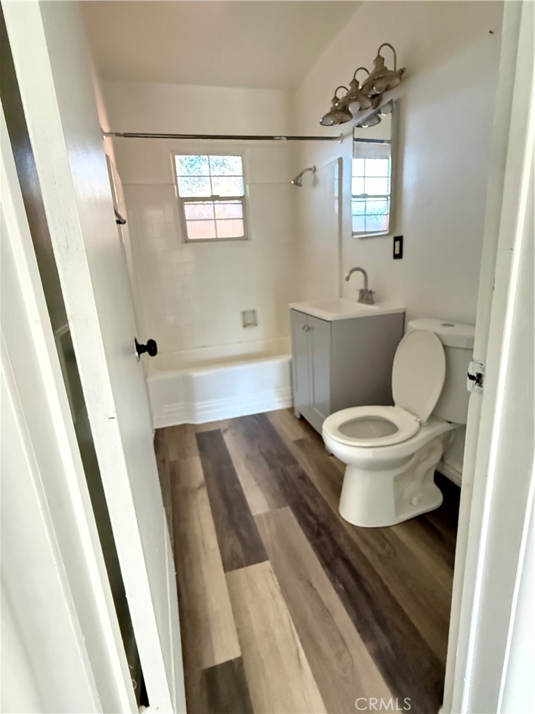 645 Euclid Property Photo 12