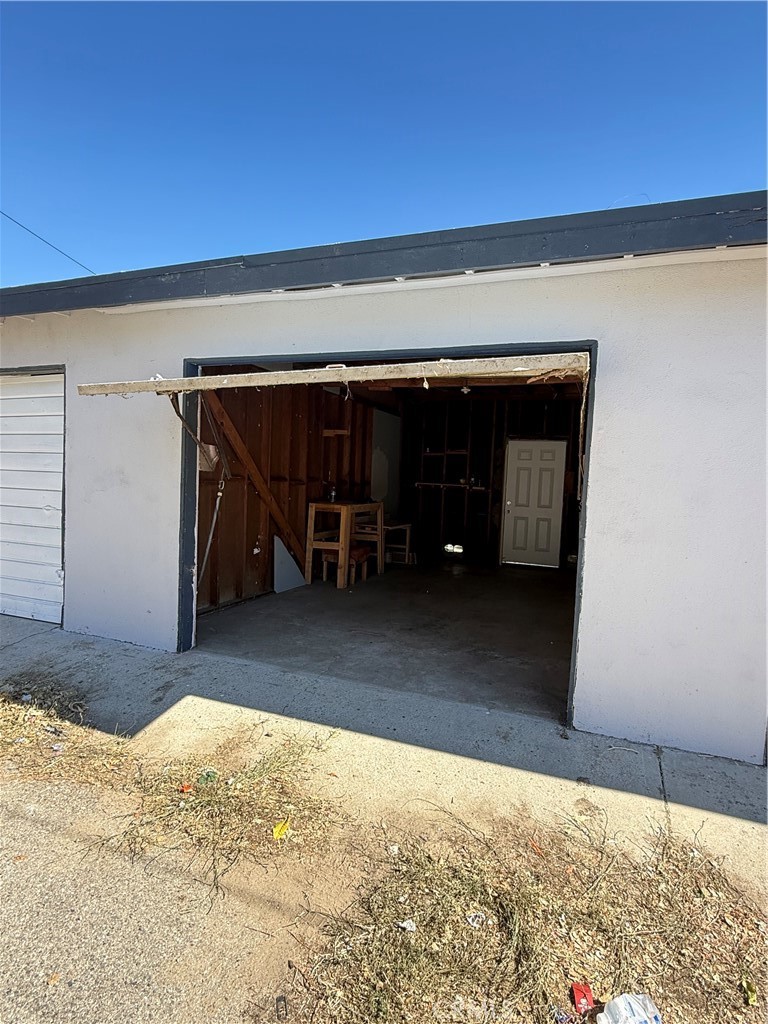 645 Euclid Property Photo 15