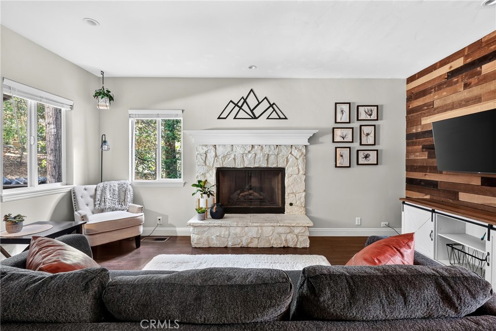 27441 Meadow Property Photo 2