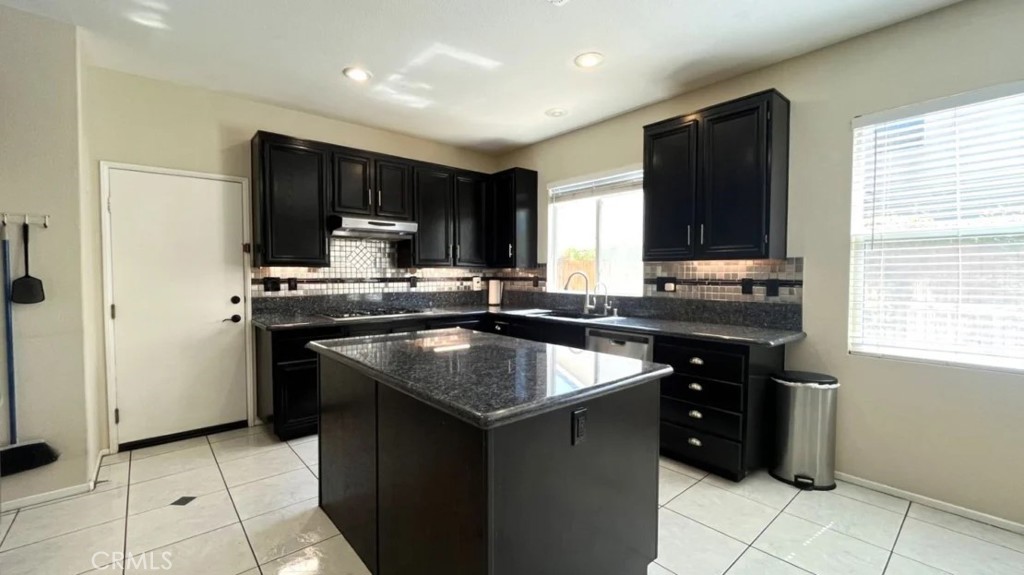 19059 Weathervane Pl. Property Photo 4