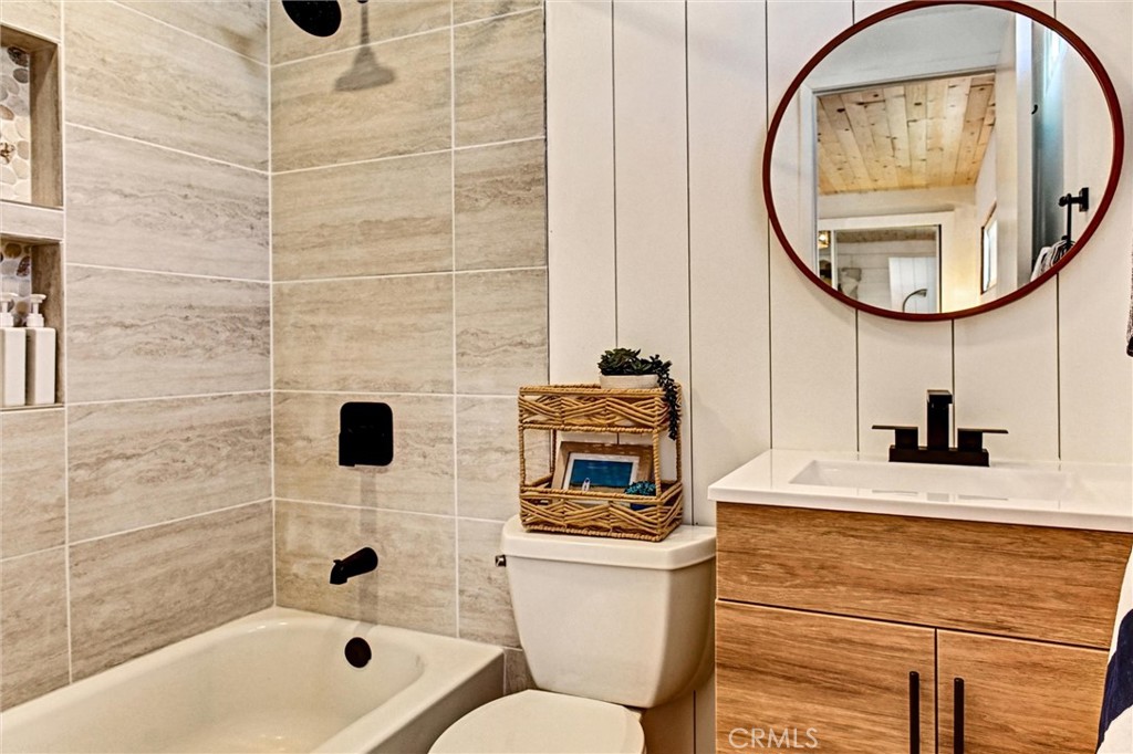 80 Huntington Property Photo 5