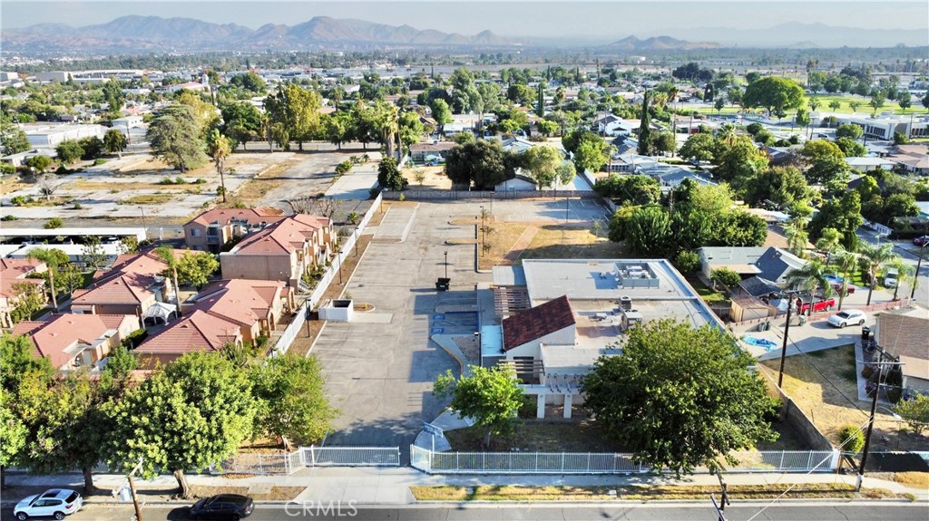 1543 W 8th Street Property Photo 2