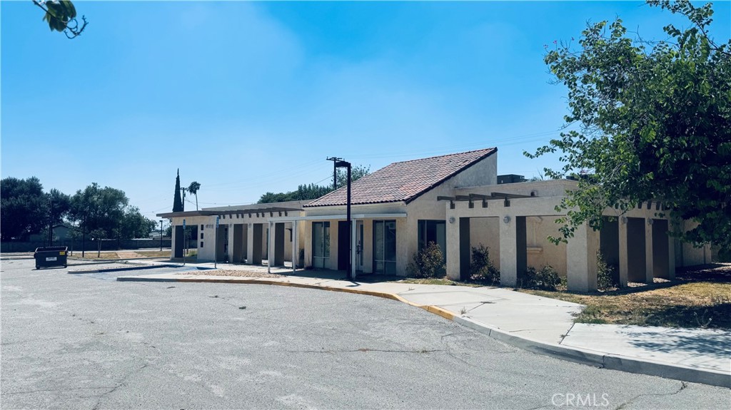 1543 W 8th Street Property Photo 3