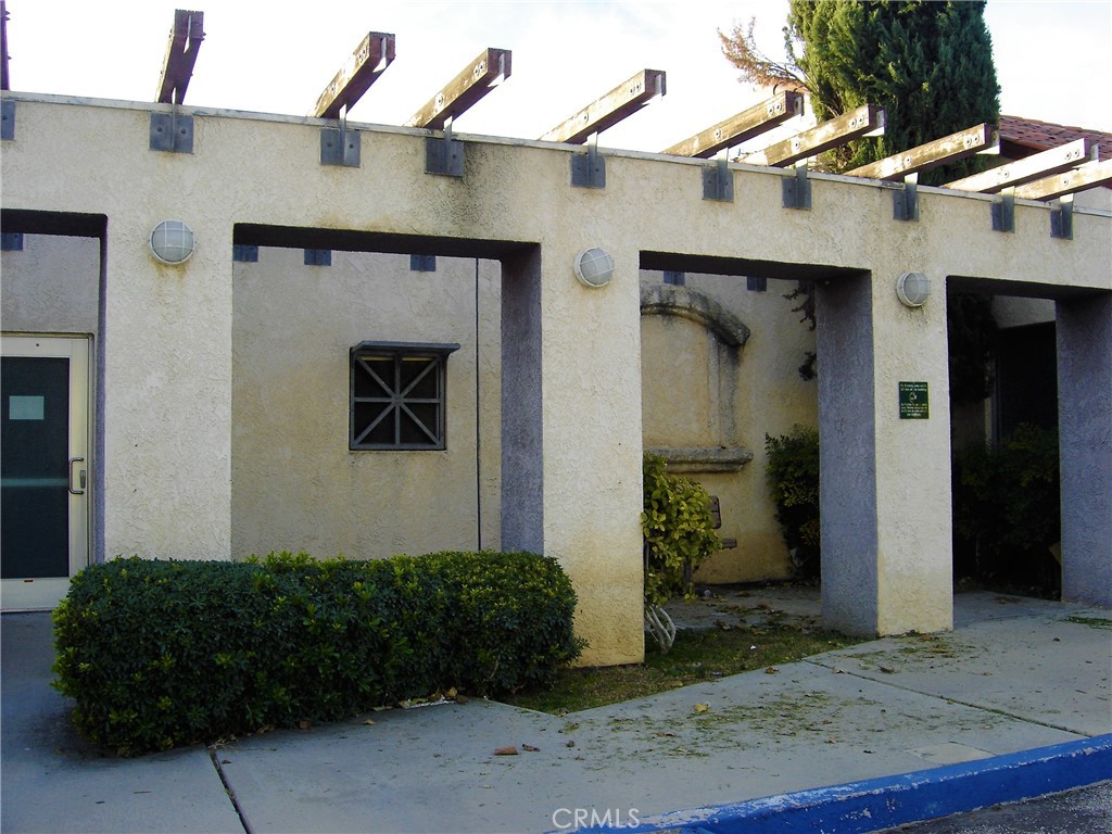 1543 W 8th Street Property Photo 10