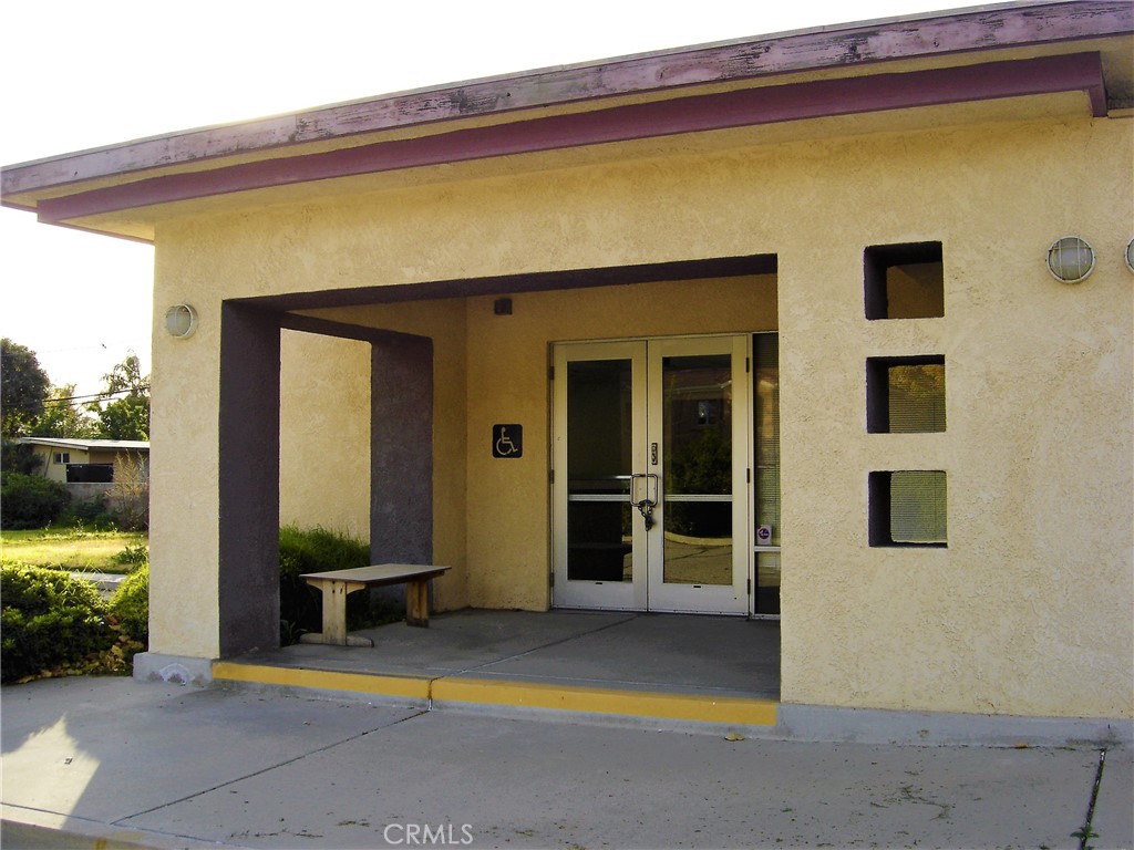 1543 W 8th Street Property Photo 12