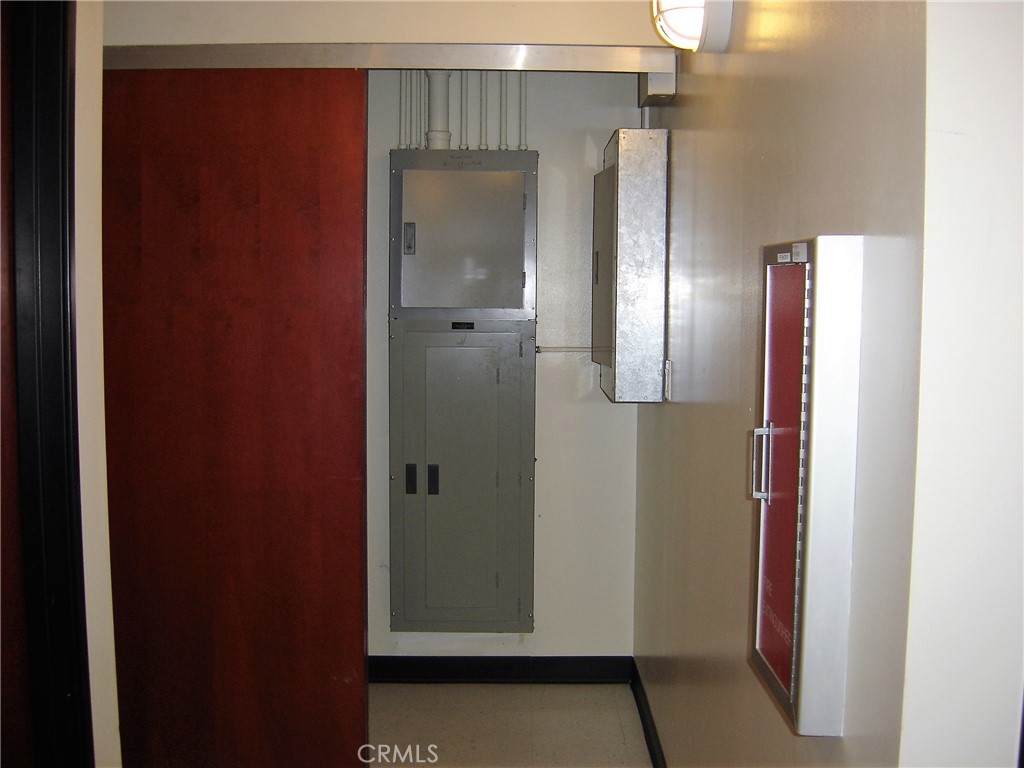 1543 W 8th Street Property Photo 19