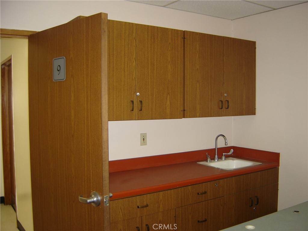 1543 W 8th Street Property Photo 29