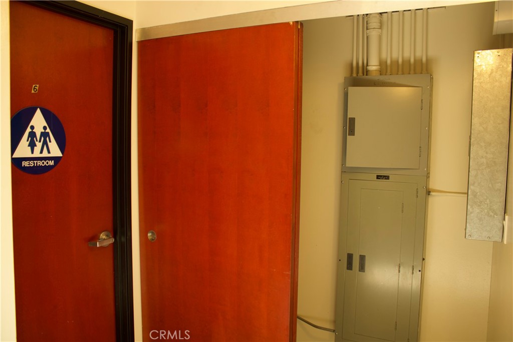 1543 W 8th Street Property Photo 52