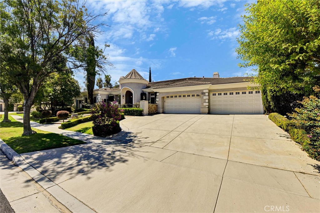 1660 Alamitos Property Photo 3
