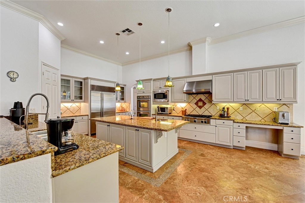 1660 Alamitos Property Photo 19