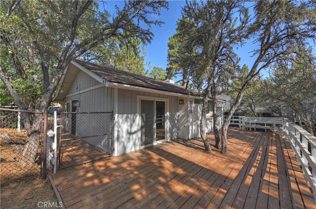 853 Los Angeles Property Photo 5
