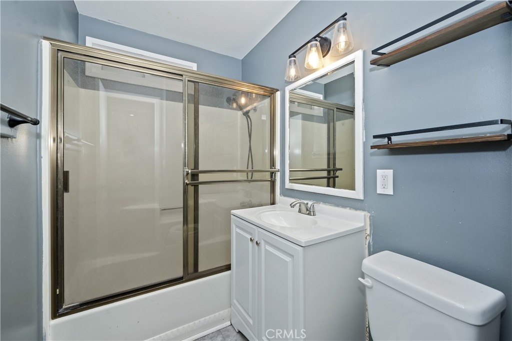 853 Los Angeles Property Photo 12