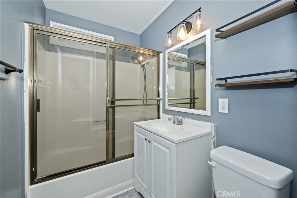 853 Los Angeles Property Photo 12