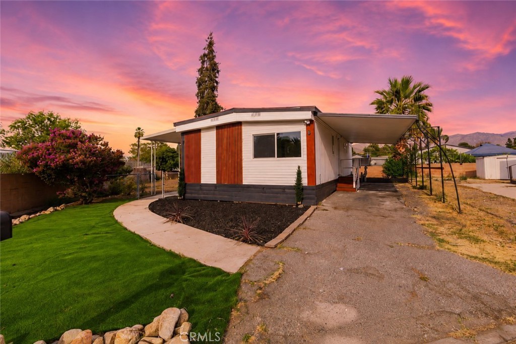 142 Sir Damas Drive Property Photo 1