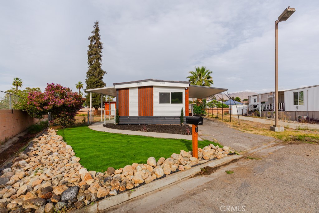 142 Sir Damas Drive Property Photo 3