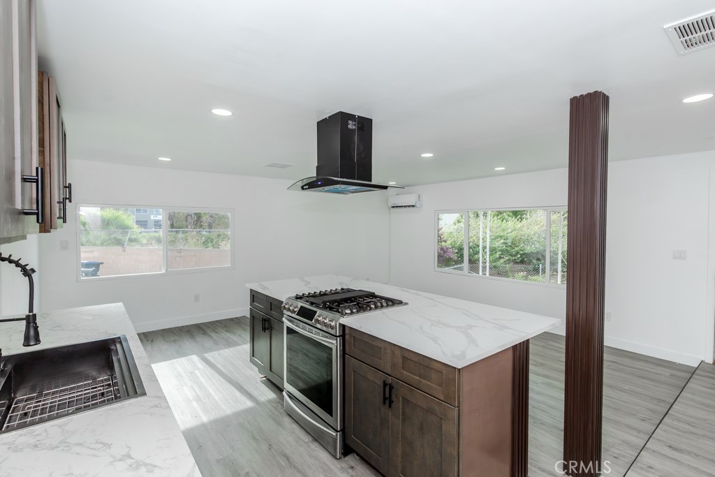 142 Sir Damas Drive Property Photo 7