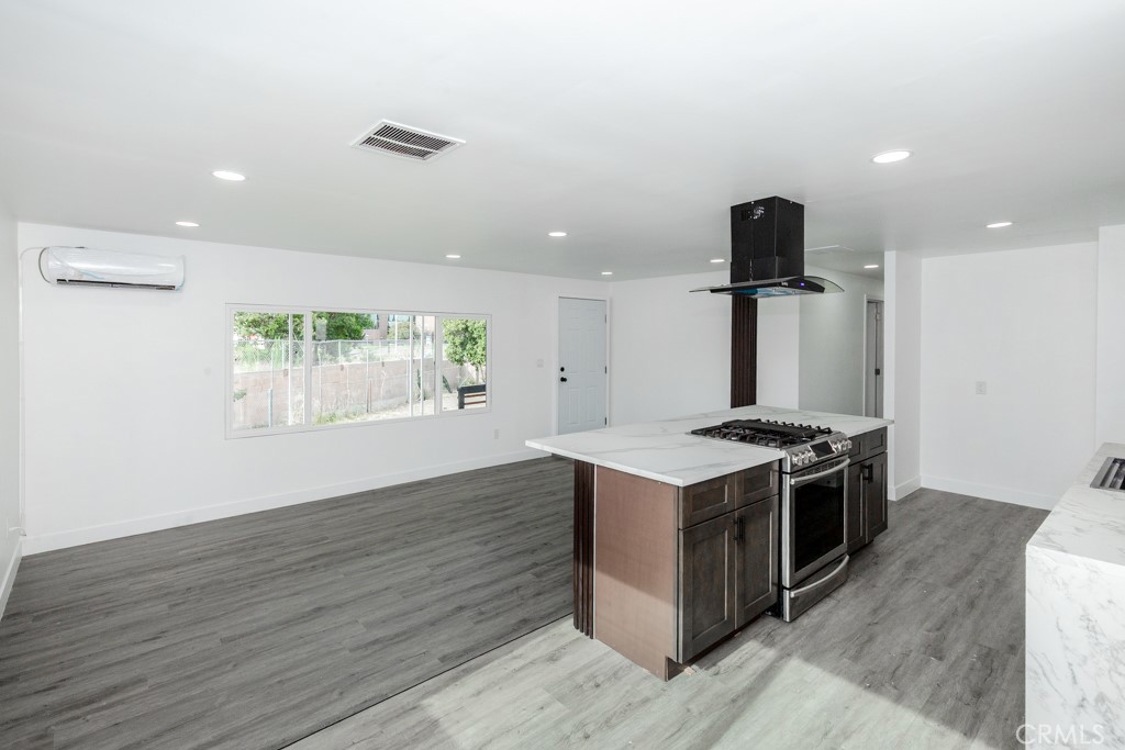 142 Sir Damas Drive Property Photo 8
