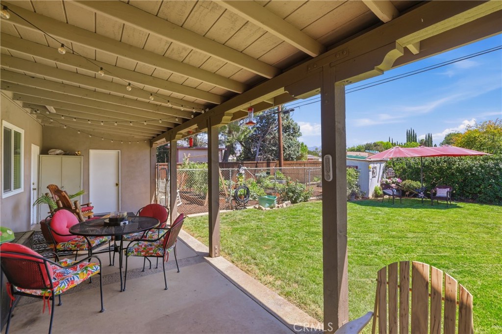 472 Laraine Property Photo 18