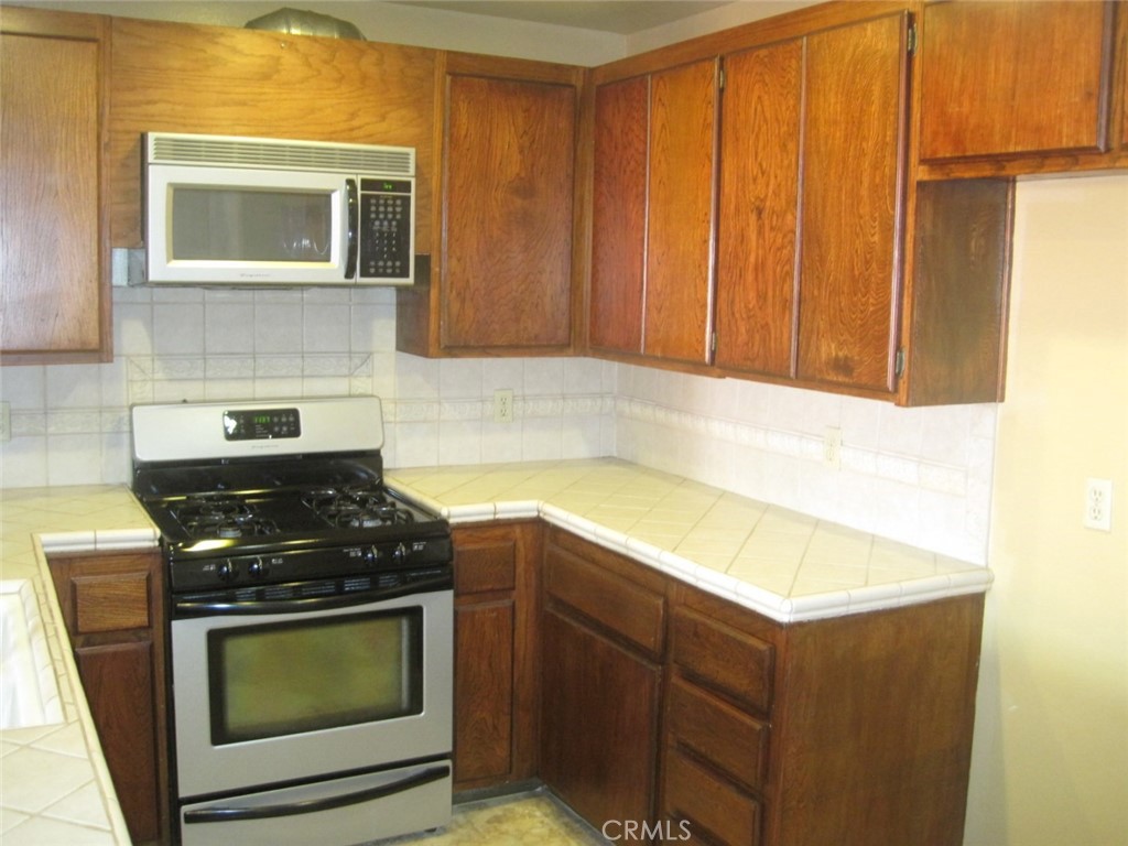 2441 Sylvian Property Photo 3